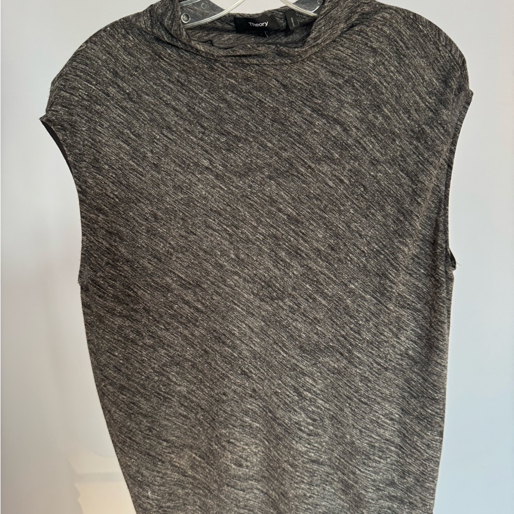 THEORY Gray Muscle Tee Boxy Relaxed Fit